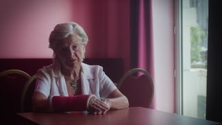 Cinq femmes jetées en pâture